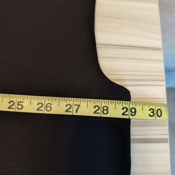 Terra & Sky Black Ruffle Vneck Sleeveless Lightweight Tunic Top 2X - Picture 7 of 7